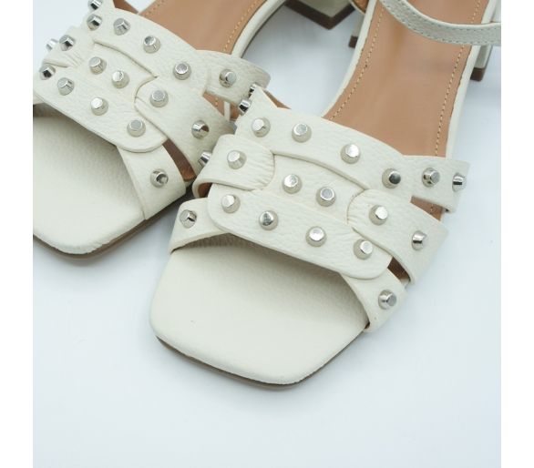 Sandalia tachas Lagum