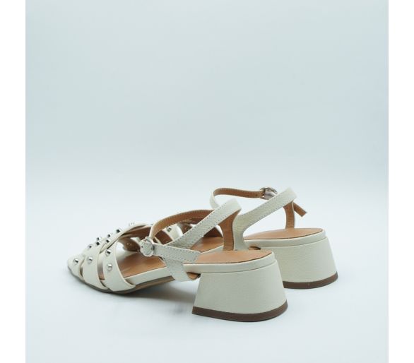 Sandalia tachas Lagum