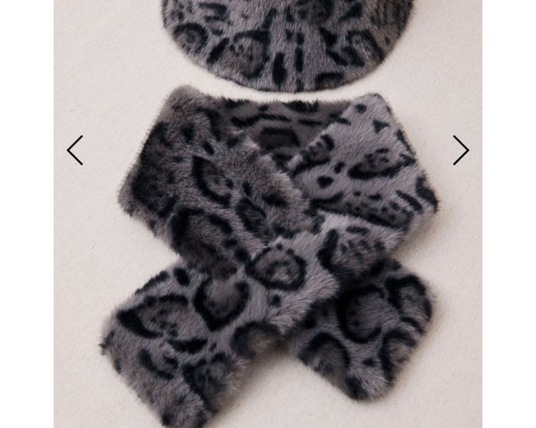 Gorro y cuello de pelo Animal Print