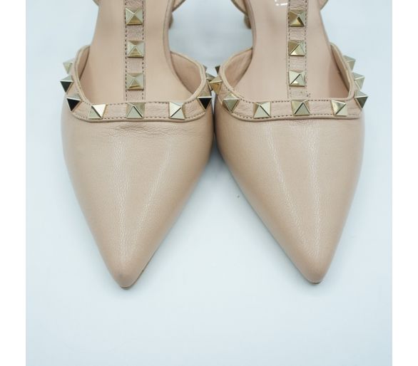 Valentino nude Angari