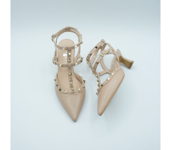 Valentino nude Angari